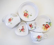 Load image into Gallery viewer, Floral Bouquet Luncheon Plate
